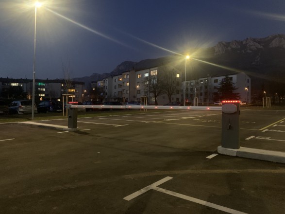 Postavitev dveh zapornic TAU LUXE-M v Ajdovščini